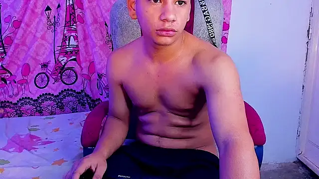 Snapshot of Aless_bigg chatting on March 30, 2026, 10:39 am Aless bigg online show from March 30, 2026, 10:39 am