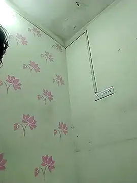 KissMyVibee online show from April 22, 2026, 3:52 pm