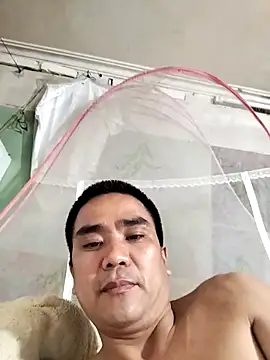 Snapshot of Tinh_love chatting on April 15, 2026, 1:37 pm Tinh love online show from April 15, 2026, 1:37 pm