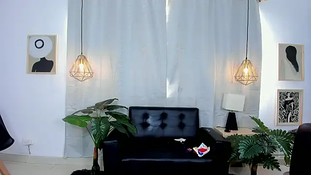 NahomiWhitte online show from April 24, 2026, 12:29 pm