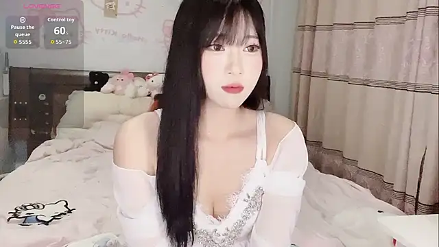 YINUO-QJ online show from April 14, 2026, 4:23 pm