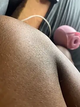 Snapshot of Vision2904 chatting on March 25, 2026, 4:17 pm Vision2904 online show from March 25, 2026, 4:17 pm