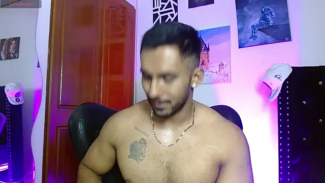 Snapshot of romanpearce_ chatting on July 27, 2026, 5:53 pm romanpearce online show from July 27, 2026, 5:53 pm