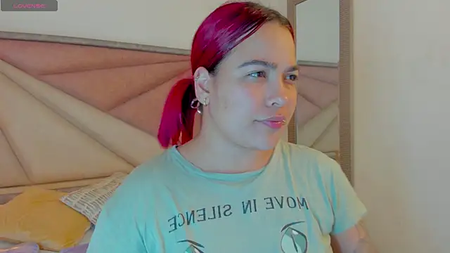 AfroditaVega  online show from May 14, 2026, 6:05 pm