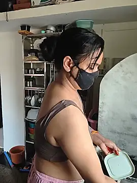 HeartlessGirl online show from June 20, 2026, 9:25 am