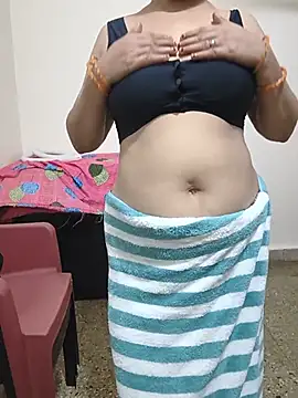 HeartlessGirl online show from June 10, 2026, 10:05 am