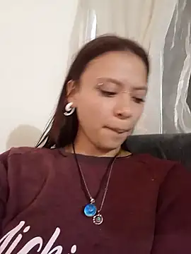 Snapshot of AuroraaMoonn chatting on April 2, 2026, 4:30 am AuroraaMoonn online show from April 2, 2026, 4:30 am