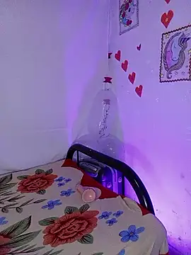 Snapshot of Kataleyaa_Volkova chatting on April 14, 2026, 12:04 am Kataleyaa Volkova online show from April 14, 2026, 12:04 am