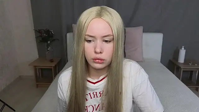 MelissaAvis online show from July 9, 2026, 4:46 am