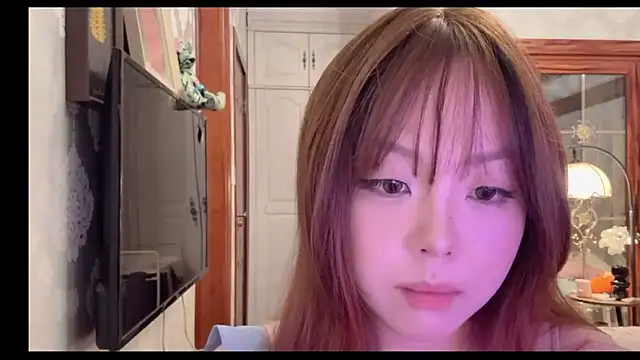 thelittlexx online show from May 25, 2026, 8:02 am
