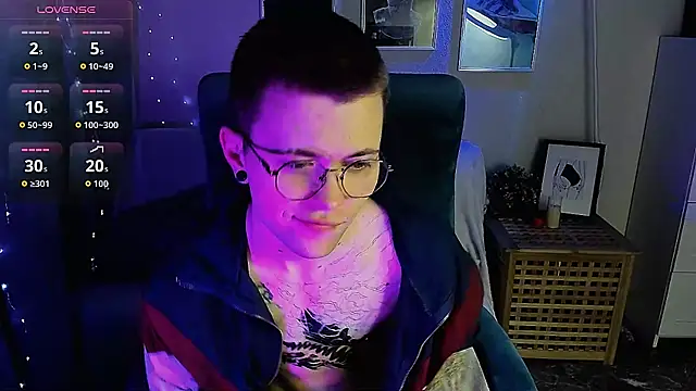 Snapshot of Thomas_Norton chatting on April 29, 2026, 8:59 pm Thomas Norton online show from April 29, 2026, 8:59 pm