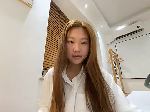 tutu512 online show from April 26, 2026, 2:47 pm