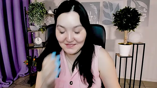 CamilaMartiez online show from May 13, 2026, 2:35 pm