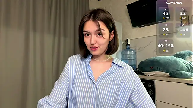 lilysolar online show from June 9, 2026, 6:09 pm
