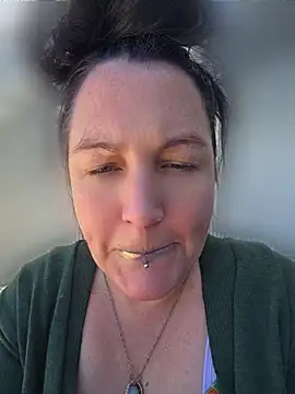 Queenemerald online show from July 11, 2026, 7:58 pm