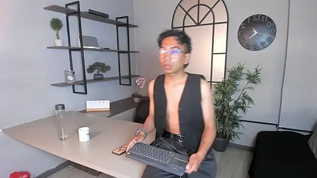 Snapshot of mike_salaz chatting on March 27, 2026, 7:28 am mike salaz online show from March 27, 2026, 7:28 am