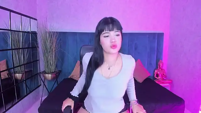 Antoniajblair online show from April 22, 2026, 11:17 am