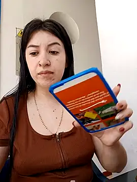 AvaVictori online show from May 6, 2026, 6:34 pm