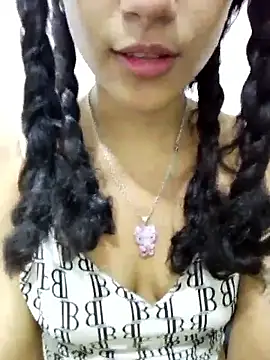 Snapshot of Yi_Uzi chatting on May 26, 2026, 1:47 am Yi Uzi online show from May 26, 2026, 1:47 am