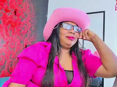 Snapshot of saphira_muse chatting on April 12, 2026, 3:54 am saphira muse online show from April 12, 2026, 3:54 am