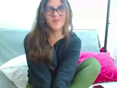 Violet Donell online show from May 8, 2026, 2:37 am