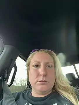 sweetkacibaby online show from April 14, 2026, 6:46 pm