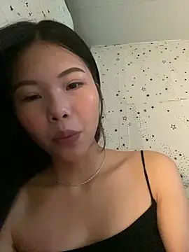 Snapshot of Mi-Lani chatting on April 8, 2026, 2:35 am Mi-Lani online show from April 8, 2026, 2:35 am