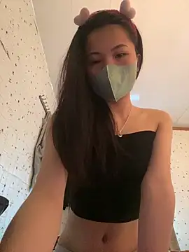 Snapshot of Mi-Lani chatting on March 29, 2026, 3:41 am Mi-Lani online show from March 29, 2026, 3:41 am