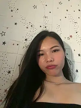 Snapshot of Mi-Lani chatting on April 15, 2026, 7:58 am Mi-Lani online show from April 15, 2026, 7:58 am