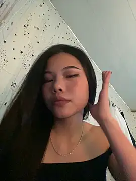 Snapshot of Mi-Lani chatting on April 16, 2026, 5:30 am Mi-Lani online show from April 16, 2026, 5:30 am