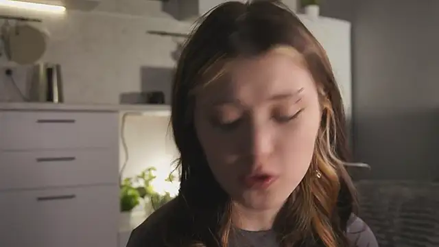 ShyAkemis online show from April 1, 2026, 3:09 pm