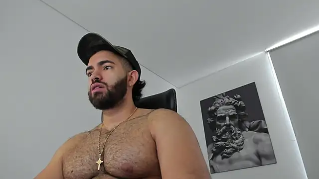 Snapshot of simonleon27 chatting on June 3, 2026, 2:18 pm simonleon27 online show from June 3, 2026, 2:18 pm
