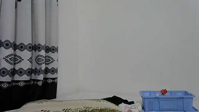 Snapshot of Slim-Thiqq chatting on May 29, 2026, 9:54 pm Slim-Thiqq online show from May 29, 2026, 9:54 pm