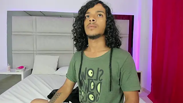 LucaCruz  online show from April 1, 2026, 4:36 am