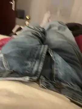 oliveira002 online show from April 22, 2026, 7:20 pm