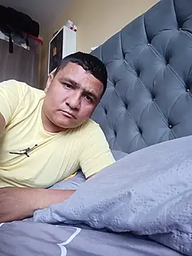 luis20212 online show from July 26, 2026, 8:38 pm