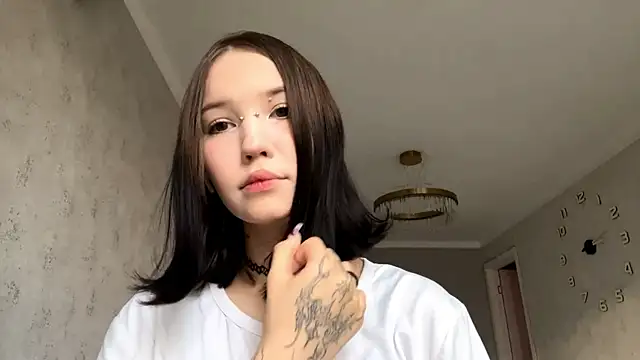 AmeliaMiotii online show from March 28, 2026, 11:33 am