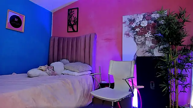 LexyNova  online show from April 18, 2026, 7:58 pm