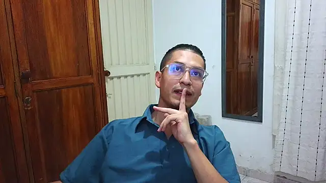 Eriick   E online show from May 7, 2026, 12:48 am