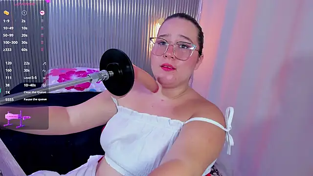 yousweet chloe online show from July 18, 2026, 3:15 am