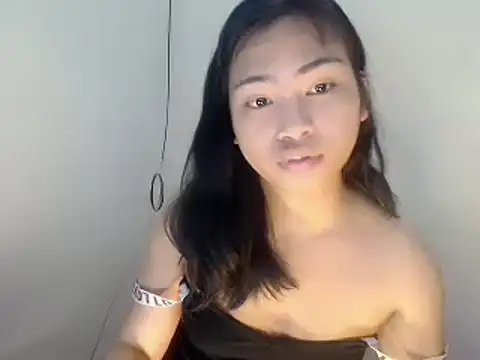 lulueraxxxx online show from July 25, 2026, 6:10 am