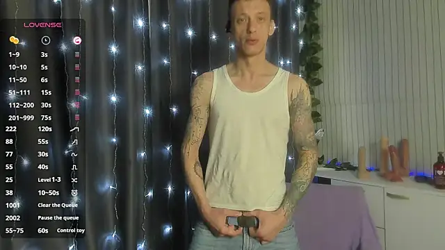 Snapshot of James2Inked chatting on May 15, 2026, 6:00 am James2Inked online show from May 15, 2026, 6:00 am