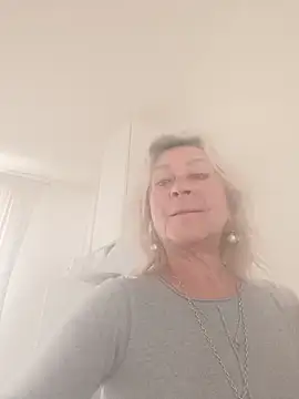 Snapshot of Anabel-456 chatting on April 5, 2026, 9:27 am Anabel-456 online show from April 5, 2026, 9:27 am