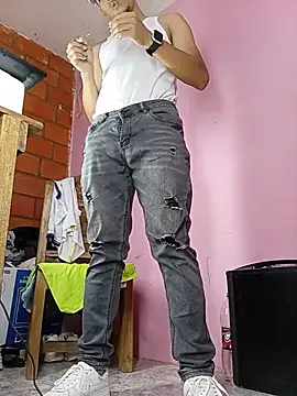 romeohotpig online show from July 23, 2026, 7:32 pm