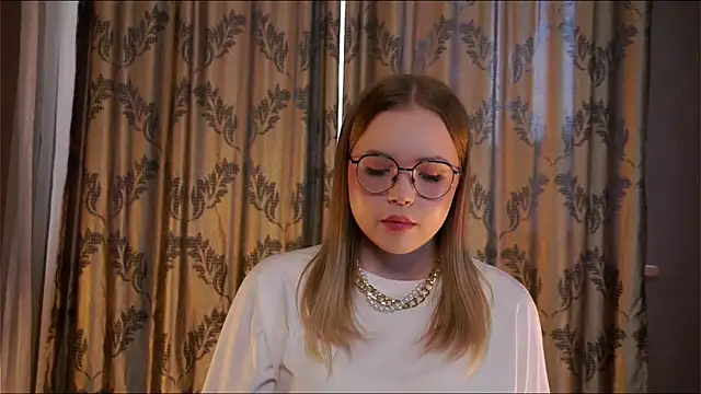 JeaneNordenn online show from April 1, 2026, 1:41 pm