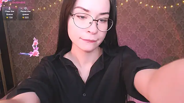 Tina Charm online show from May 22, 2026, 6:39 pm