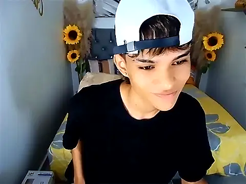 Snapshot of chris_evans77 chatting on April 1, 2026, 1:41 pm chris evans77 online show from April 1, 2026, 1:41 pm