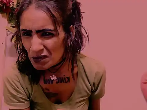 Alanadelray21 online show from July 14, 2026, 7:35 am