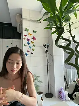 yuanpu0925 online show from April 24, 2026, 2:35 am