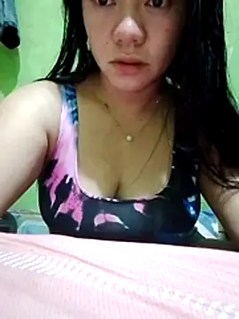 Snapshot of sweety_honey27 chatting on May 8, 2026, 8:01 pm sweety honey27 online show from May 8, 2026, 8:01 pm